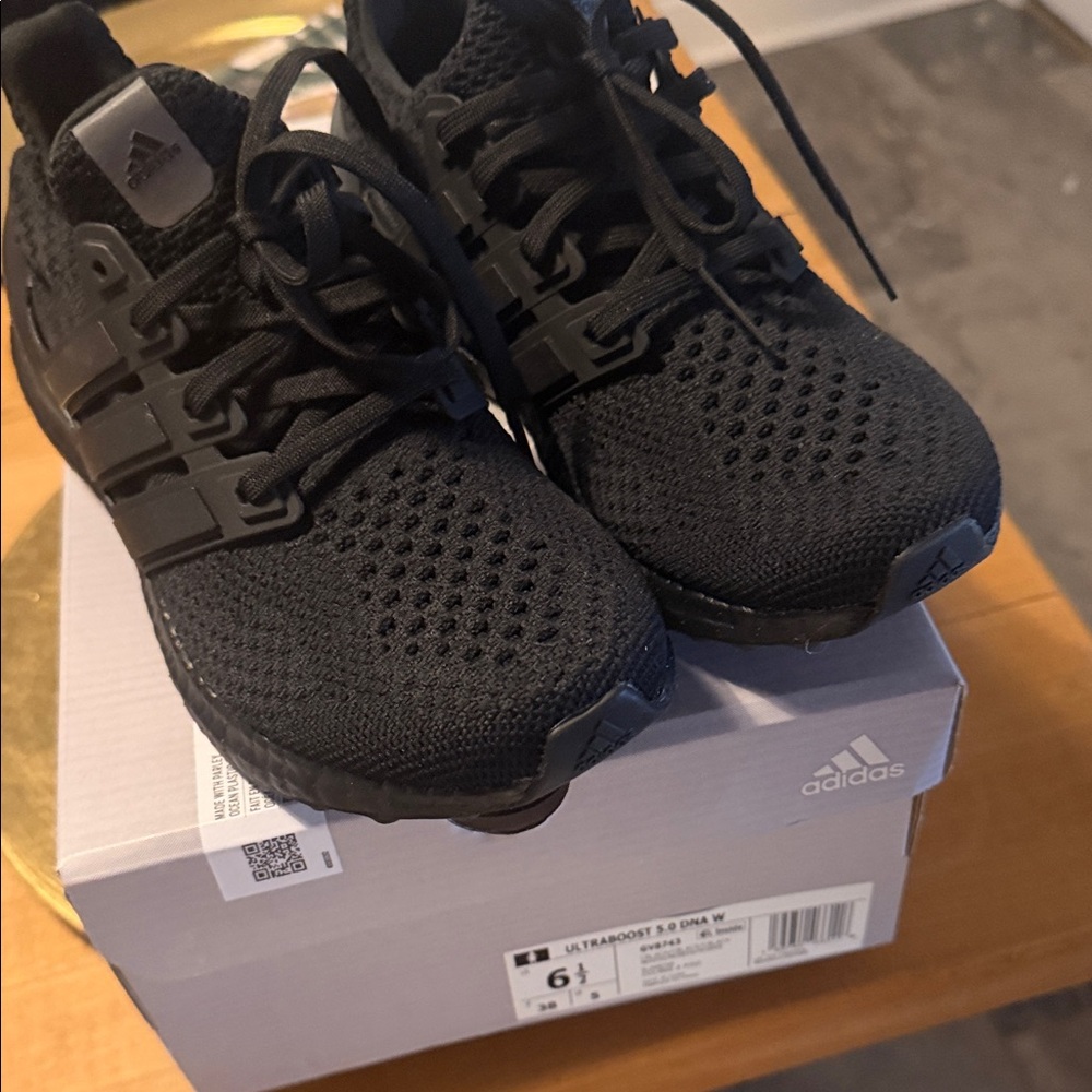 Adidas Triple Black Sneakers - Picture 4 of 4